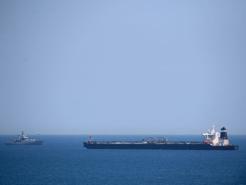 Teherán denuncia captura de buque petrolero en Gibraltar