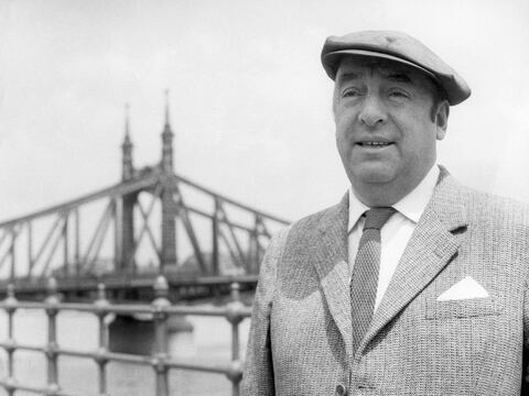 Pablo Neruda recorrerá Santiago de Chile por sus 110 años