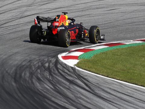 La Ferrari pierde a dos de sus pilotos tras un contacto en la primera vuelta del GP de Austria
