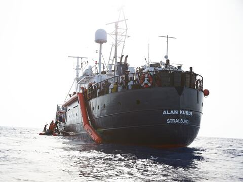 Barco humanitario rescata a 44 migrantes en el mar Mediterráneo