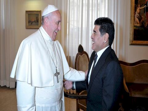 Papa Francisco: Maradona en la cancha era poeta, un gran campeón que dio alegría a millones de personas