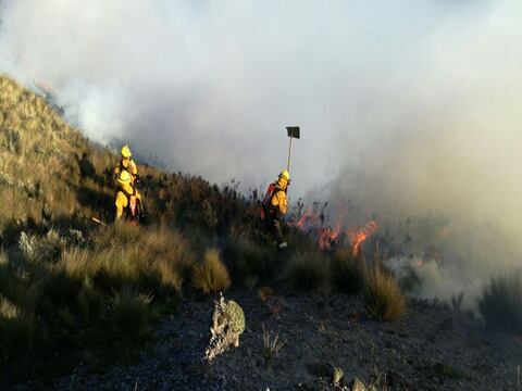 Incendio en cerro Atacazo se controló luego de 36 horas 