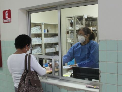 Autoridades desmienten rumores sobre cierre de hospital básico de Salinas