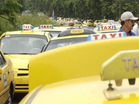 Taxistas prevén paralización por incumplimiento de compensaciones acordadas con el Gobierno