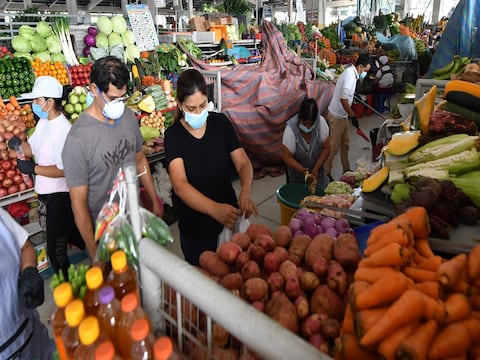 Ecuador cierra el año 2020 con inflación negativa de 1,50%, dice el INEC