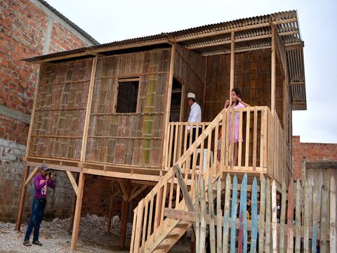Comunidad religiosa entregó casas en Chone