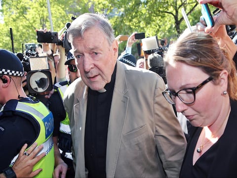 Cardenal australiano George Pell es detenido por pederastia