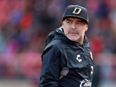 Diego Maradona responde con insultos a las declaraciones que hicieron sus hijas, Dalma y Gianinna