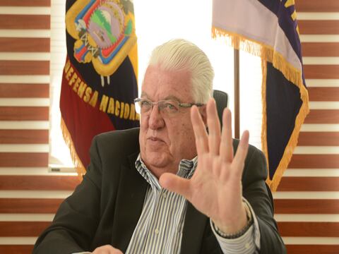 Ministro Cordero pide ‘no acelerarse’ sobre siniestros en los helicópteros Dhruv