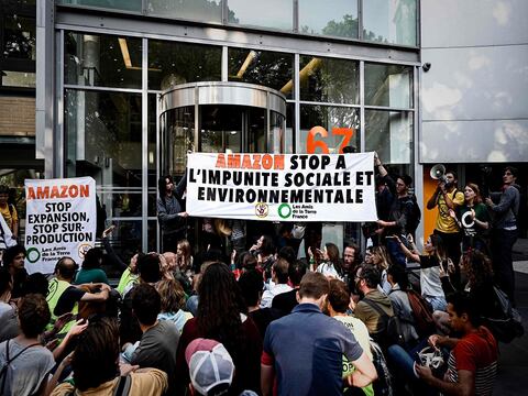 Ambientalistas en contra de Amazon en Francia