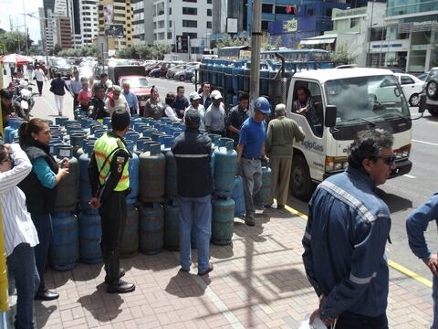 Veinte distribuidores de gas sancionados por especular con producto en Quito