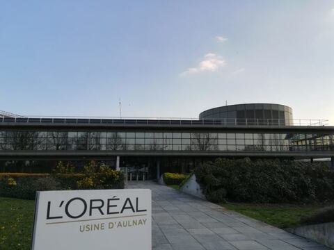 L'Oréal se une con Clarins para agrandar su mercado de perfumes