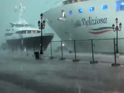 Un crucero casi se estrella en Venecia