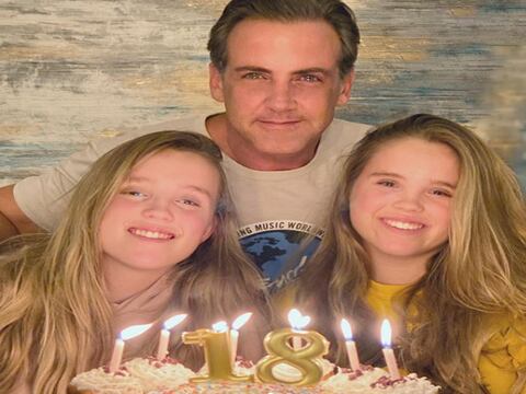 Carlos Ponce celebra el cumpleaños 18 de sus gemelas