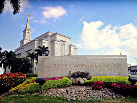 Guayaquil pionera: Una ciudad con grandes templos religiosos 