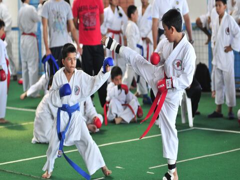 Se cumplieron 137 semifinales en el karate Interbarrial
