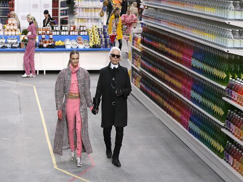 El mundo de la moda de luto por la muerte de Karl Lagerfeld