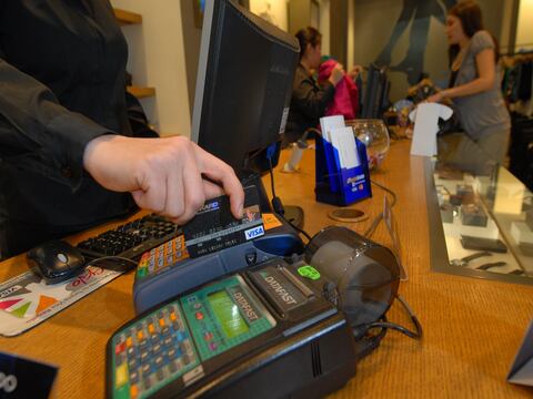 Entidades bancarias deberán reprogramar deudas con sus clientes, según Ley Humanitaria 