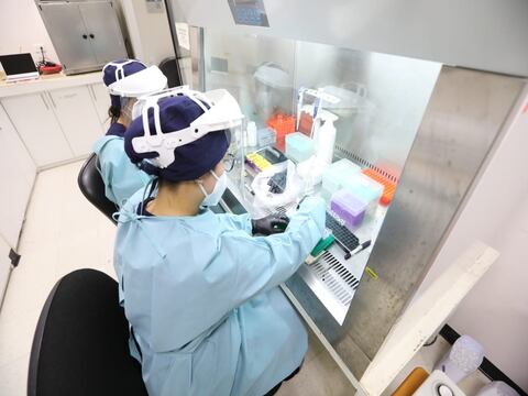 Ecuador: laboratorio de la USFQ detecta tres casos más de la nueva variante de COVID-19