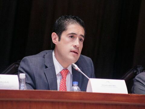 Richard Martínez llamado a explicar sobre medidas económicas y cobros de tarjetas de crédito