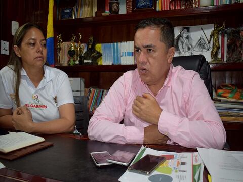 Alcalde de El Carmen podría ser destituido por supuesta utilización de bienes públicos para proselitismo