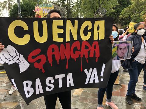 Familiares de joven asesinado en Cuenca realizan plantón para exigir respuestas de autoridades
