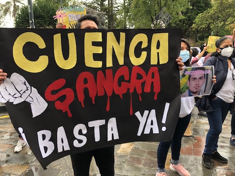 Familiares de joven asesinado en Cuenca realizan plantón para exigir respuestas de autoridades