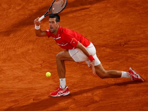 Novak Djokovic, intocable e imparable en Roland Garros; ya está en cuartos de final