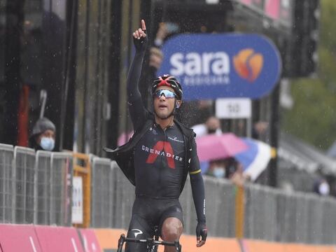 Jhonatan Narváez gana en solitario la etapa 12 del Giro