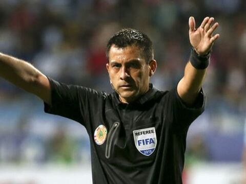 Más de 200.000 aficionados de Perú firman petición para que se retire la licencia de árbitro a Julio Bascuñán