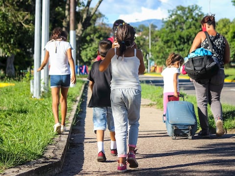 Salir caminando de Venezuela, una práctica que continúa pese a la pandemia
