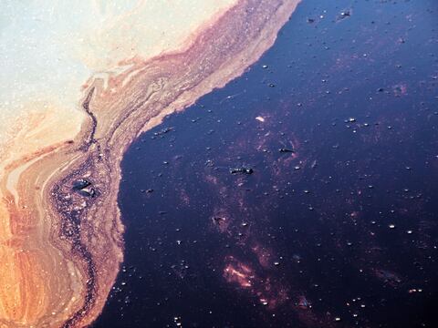 El petróleo no es lo único que contamina en la Amazonía de Ecuador
