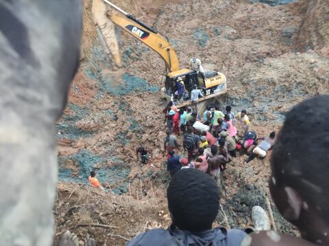 Derrumbe mortal refleja minería ilegal en Esmeraldas - Previsiones informativas de hoy