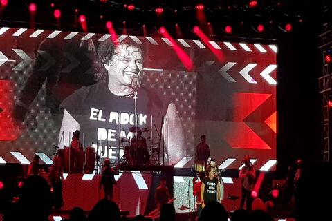 Carlos Vives dio varios mensajes durante su concierto en Guayaquil