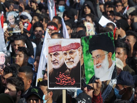 Miles de iraquíes protestaron en aniversario de muerte del general Qasem Soleimani