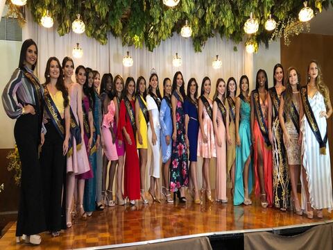 Las 21 candidatas a Miss Ecuador recibieron sus bandas en Machala