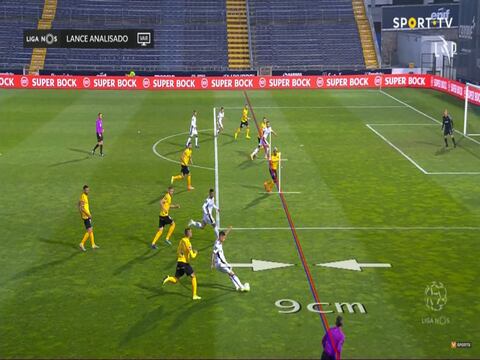 Gol anulado a Leonardo Campana por centímetros confirmado por el VAR, en la Primeira Liga portuguesa