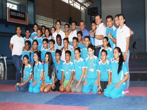 Selección de karate de Guayas en torneo