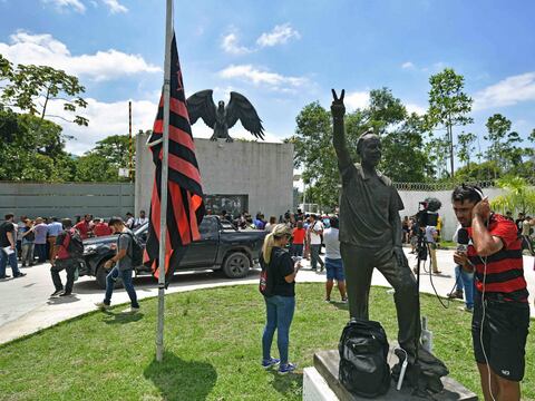 Tragedia en polideportivo del Flamengo: diez muertos en un incendio