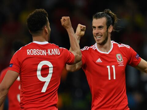 Gales supera expectativas; es semifinalista de la Euro