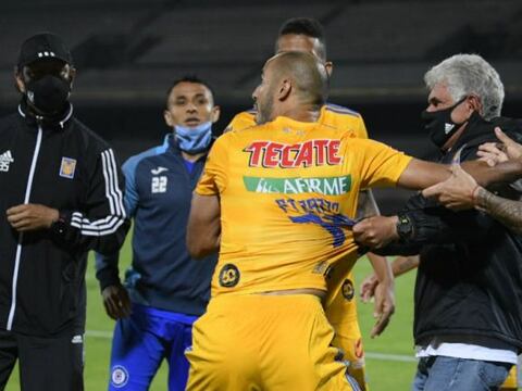 [Video] Semifinal entre Tigres y Cruz Azul terminó en fuerte discusión