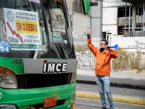 Transportistas urbanos de Quito piden el alza de las tarifas a 0.38 centavos