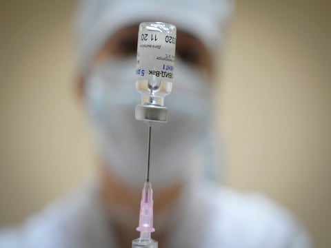 Rusia inició análisis clínicos de la 'Sputnik Light', una vacuna contra el COVID-19 de una sola dosis