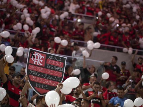 Flamengo honra a víctimas de incendio