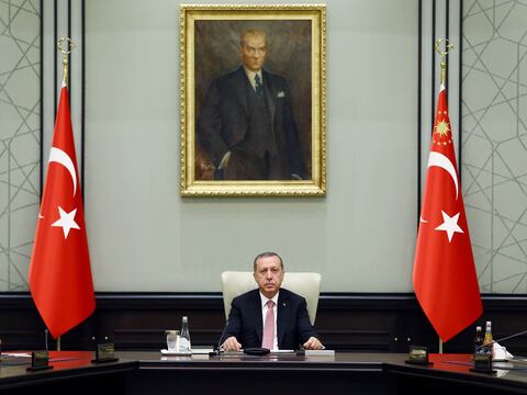  Turquía: Erdogan anuncia tres meses de estado de emergencia
