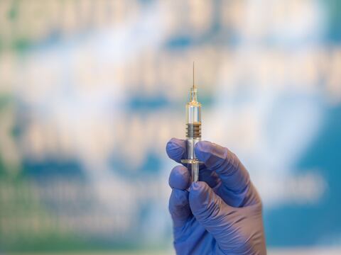 La vacuna contra la gripe también podría proteger contra covid-19, sugiere estudio