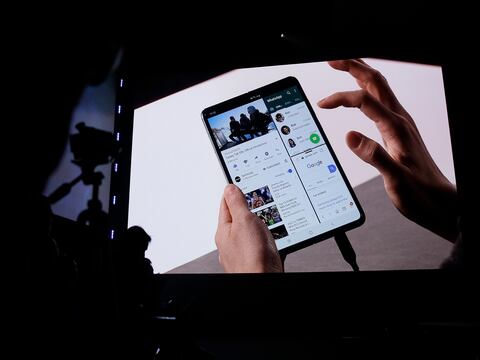 Samsung presenta su smartphone plegable
