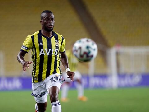 Enner Valencia no suelta la titularidad en el Fenerbahçe