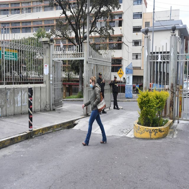 '¡Bájeme la voz carajo, guambra malcriada, majadera!'; Universidad Central del Ecuador anuncia proceso disciplinario contra profesor que 'gritó y humilló' a estudiante 