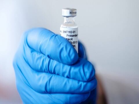Qué tan seguras son las vacunas de ARN mensajero contra el COVID-19 y por qué pueden acortar la duración de la pandemia